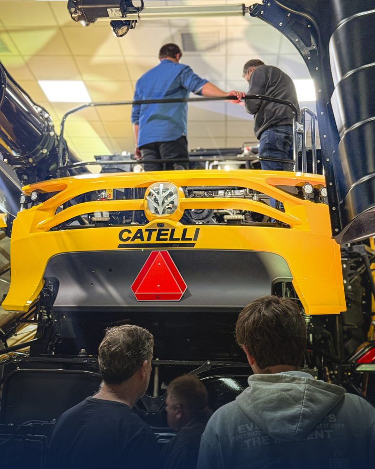 Recorrida de la New Holland CR11 con productores